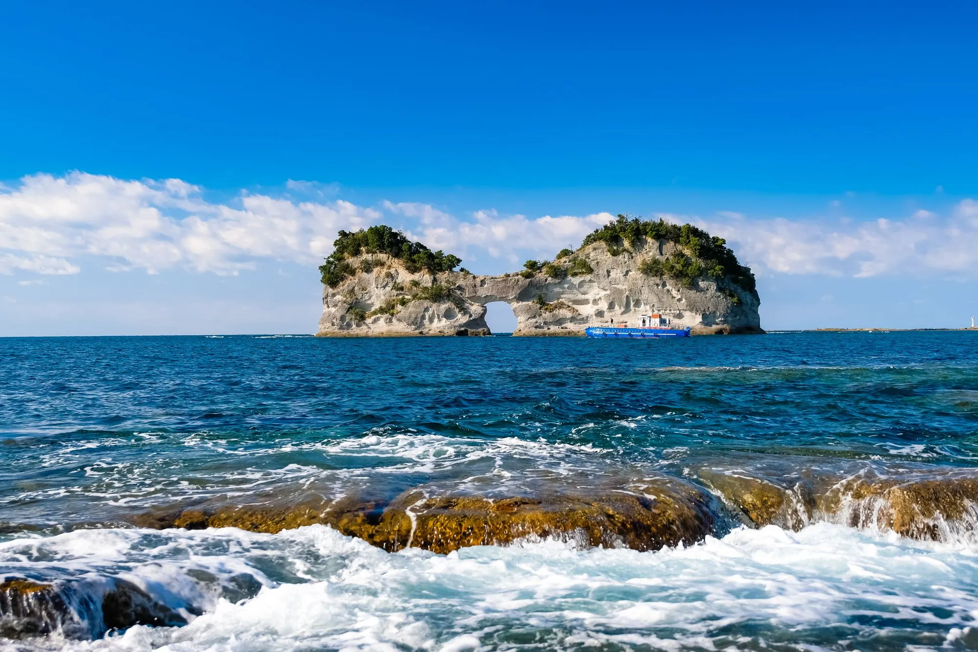 Complete Guide to Sightseeing at Nanki-Shirahama Airport | From Adventure World, Shirarahama Beach and Shirahama Onsen to the Kumano Kodo