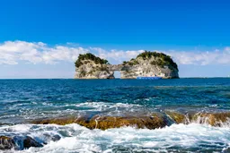 Complete Guide to Sightseeing at Nanki-Shirahama Airport | From Adventure World, Shirarahama Beach and Shirahama Onsen to the Kumano Kodo