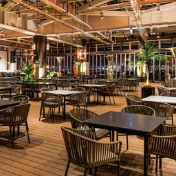 Complete Guide to Fukuoka Airport Cafés | Work-Friendly Spots with Power Outlets & Wi-Fi, Before and After Security