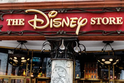 How to Get from Haneda Airport to Disneyland: A Complete Comparison of Cost and Travel Time!