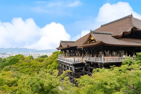Kyoto Sightseeing Model Course | A 4-Hour Early-Morning Private Taxi Tour of Fushimi Inari, Kiyomizu-dera and Kinkaku-ji