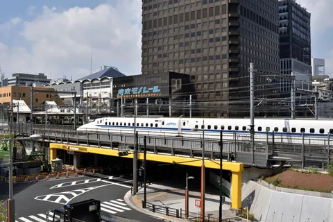Getting from Hamamatsucho to Haneda Airport: A Complete Transportation Guide (With Our Top Recommendation)