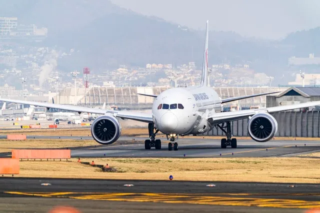 Ways to Get to Itami Airport (Osaka International Airport): Comparing Public Transportation Options
