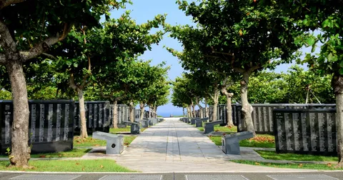 Okinawa Southern Battlefield Private Car Tour (3 Hours)｜Naval Underground HQ・Peace Memorial Park・Himeyuri Monument